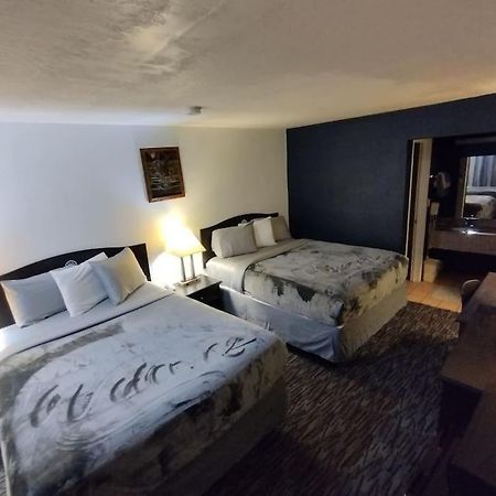 Hotel 2 Queen Beds Hotel Room 126 Wi-Fi Booking Stillwater Ngoại thất bức ảnh