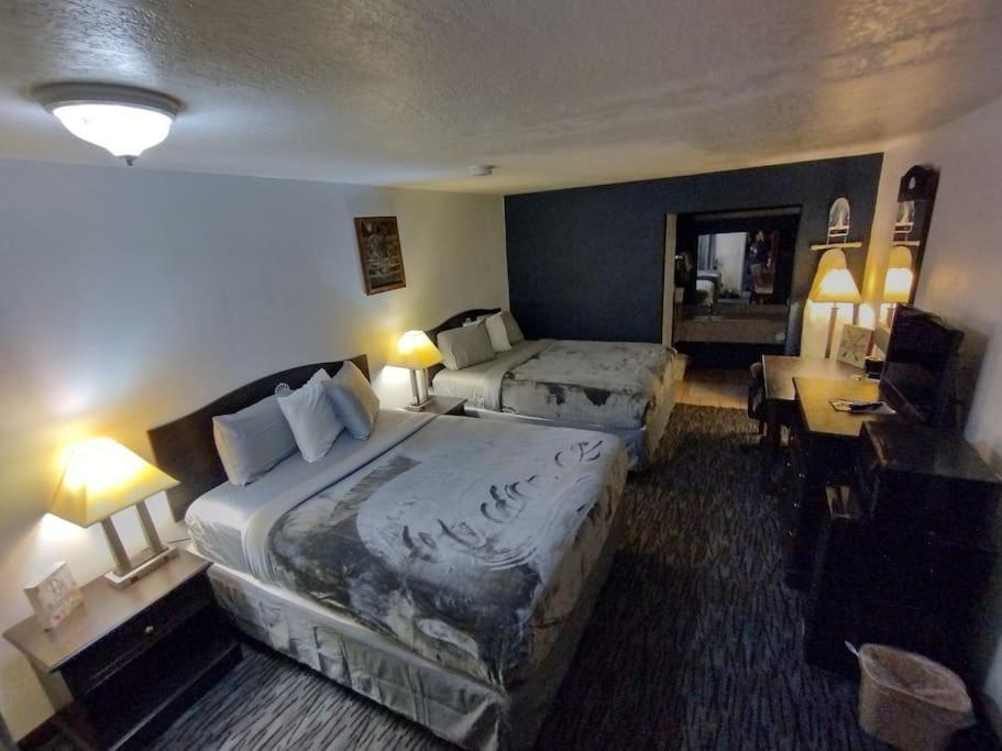 Hotel 2 Queen Beds Hotel Room 126 Wi-Fi Booking Stillwater Ngoại thất bức ảnh